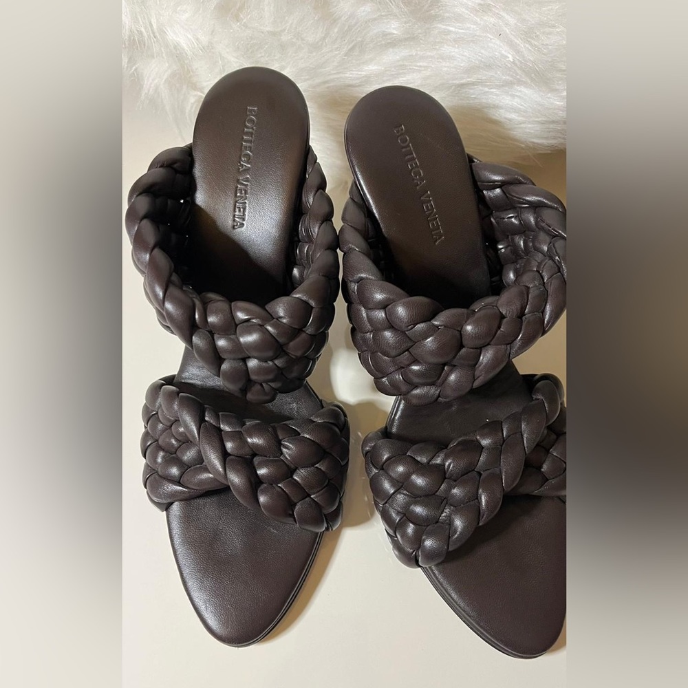 Bottega Veneta Curve Leather Sandal